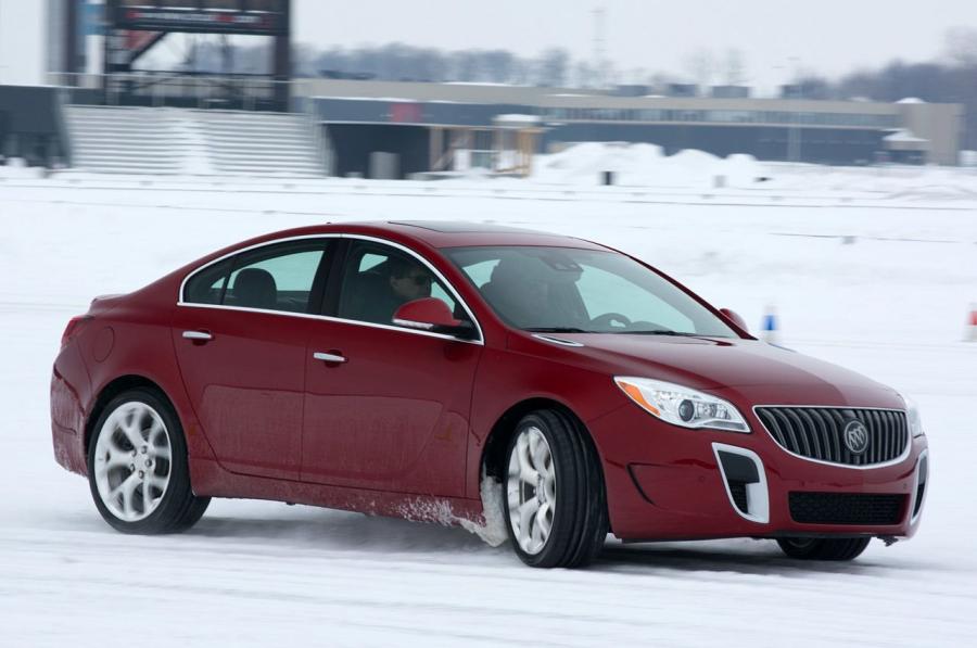  Buick Regal GS AWD 2014 года  (фото 28 из 30)